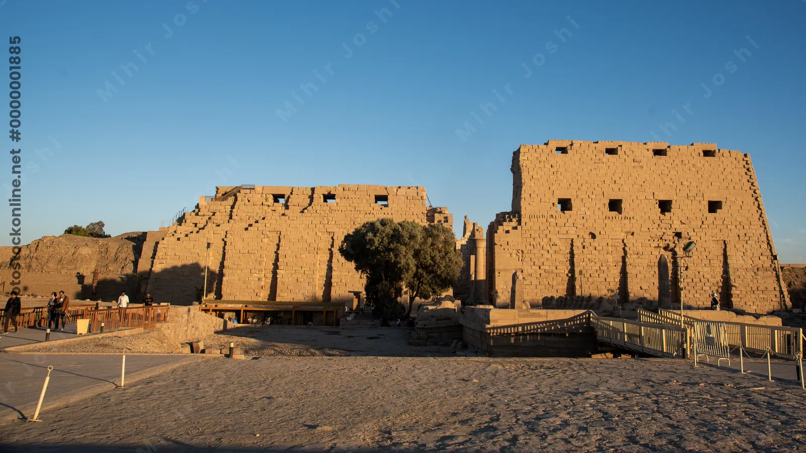 Ancient Precinct of Amun-Re near Luxor, Egypt-par