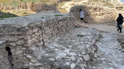 Pompeys Pillar at the Serapeum of Alexandria in E