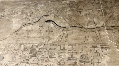 Wall relief with deities and serpents in side chamber Fa, KV17 Tomb of Seti I