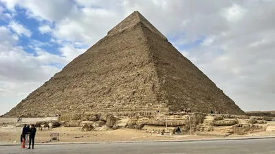 Pyramid of Khafre, the second tallest pyramid at Giza, near Cairo, Egypt